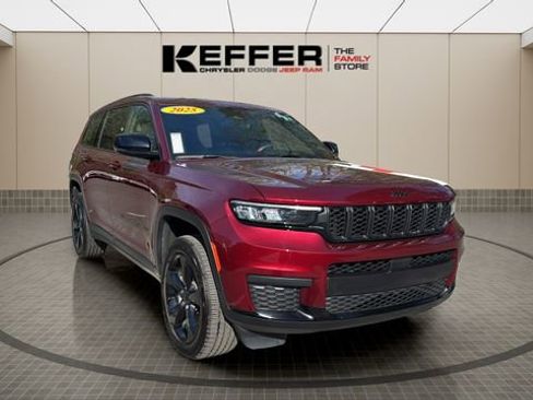 Certified 2025 Jeep Grand Cherokee L Altitude AWD/4WD image 7