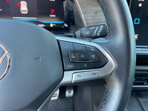 Used 2024 Volkswagen Atlas SEL Premium R-Line image 17