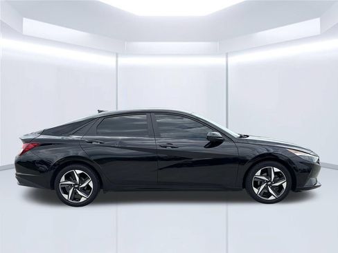 Used 2023 Hyundai Elantra SEL w/ Convenience Package FWD image 6