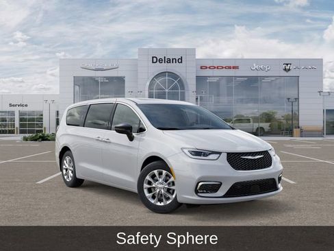 New 2026 Chrysler Pacifica Limited w/ Trailer Tow Group image 6