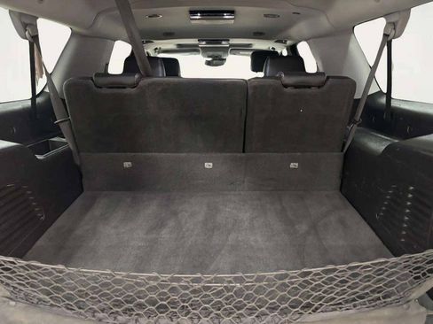 Used 2019 GMC Yukon XL SLT w/ Open Road Package RWD image 10