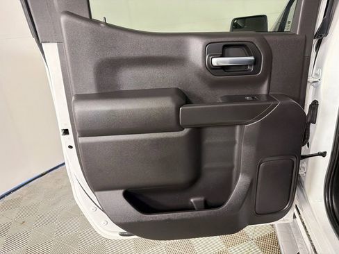 Used 2020 Chevrolet Silverado 1500 Custom w/ Custom Value Package image 21