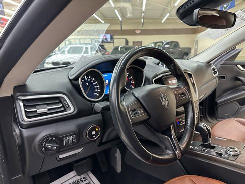 Used 2018 Maserati Ghibli image 18