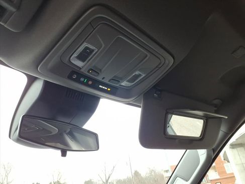 Used 2023 GMC Sierra 1500 SLE image 25