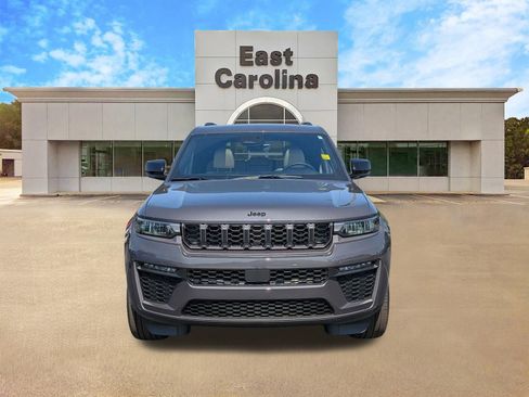 New 2026 Jeep Grand Cherokee Limited w/ Limited Altitude Package RWD image 8