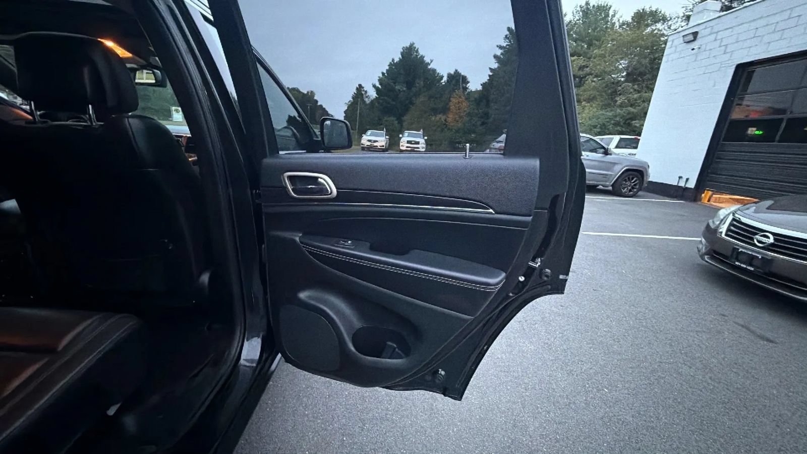 Used 2014 Jeep Grand Cherokee Limited AWD/4WD image 41