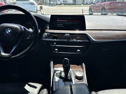 Used 2018 BMW 530i RWD image 11