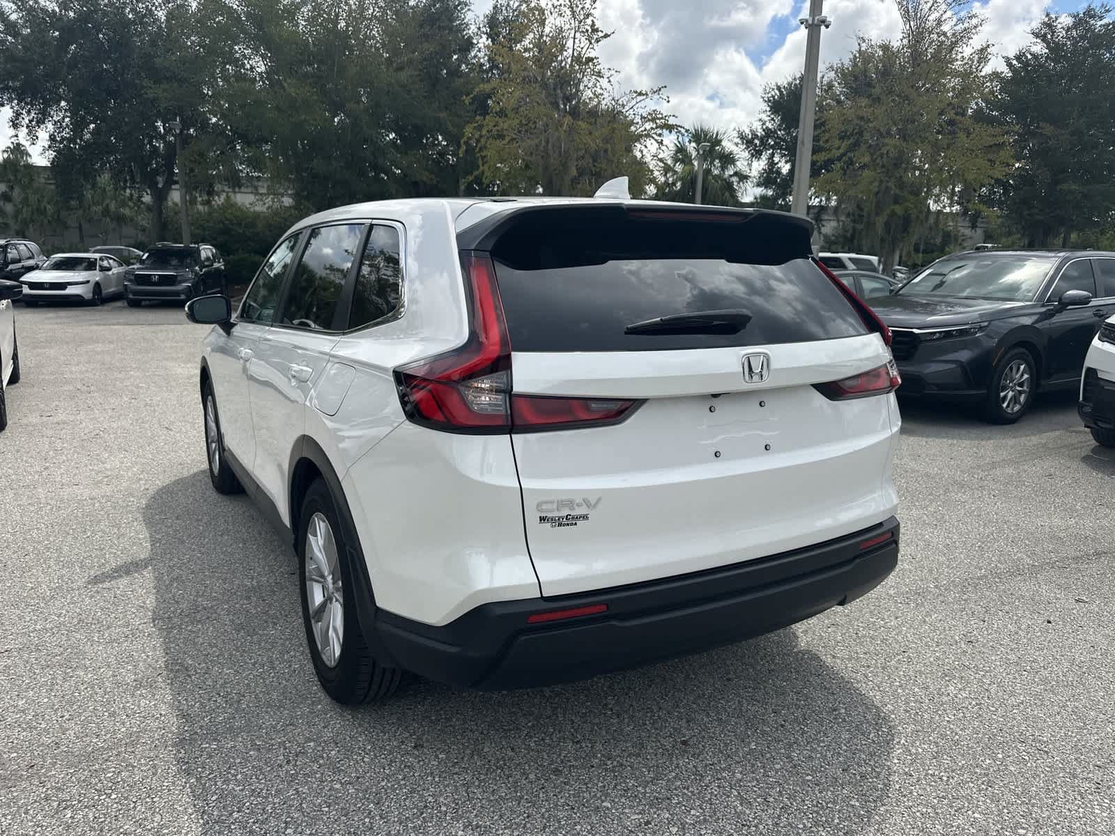 Used 2025 Honda CR-V EX image 4