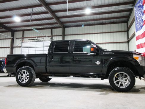 Used 2015 Ford F250 Lariat w/ Chrome Package AWD/4WD image 13