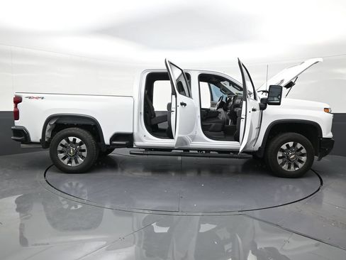 Used 2025 Chevrolet Silverado 2500 Custom w/ Custom Value Package AWD/4WD image 29