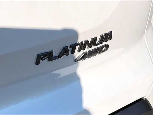 New 2026 Nissan Pathfinder Platinum w/ Accent Package AWD/4WD image 9