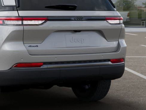 New 2026 Jeep Grand Cherokee Altitude AWD/4WD image 13