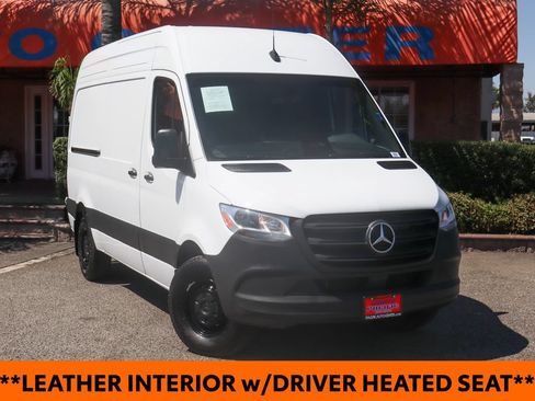Used 2025 Mercedes-Benz Sprinter 2500 image 2