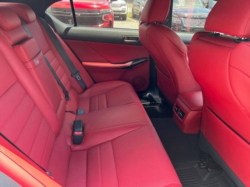 Used 2024 Lexus IS 500 RWD image 9
