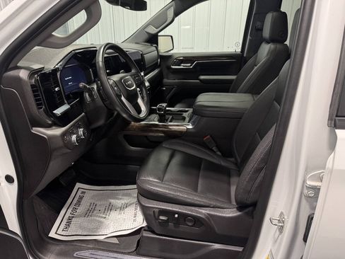 Used 2024 GMC Sierra 1500 Elevation w/ Elevation Premium Package AWD/4WD image 11