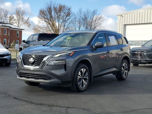 Used 2022 Nissan Rogue SV w/ SV Premium Package image 3