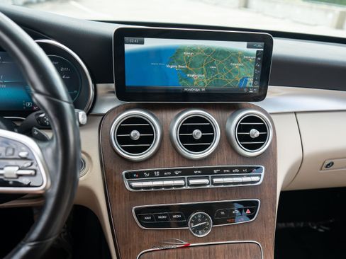 Used 2020 Mercedes-Benz C 300 4MATIC Sedan w/ Premium Package image 31