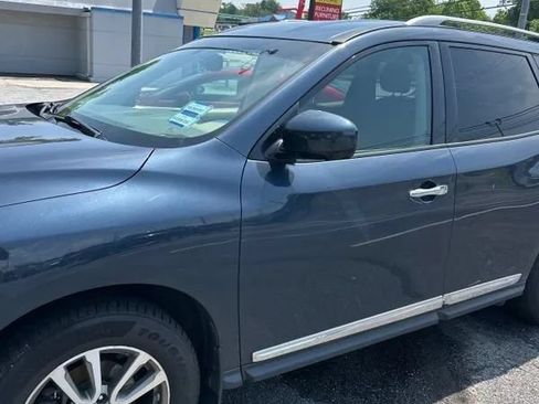 Used 2015 Nissan Pathfinder SL w/ SL Tech Package AWD/4WD image 2