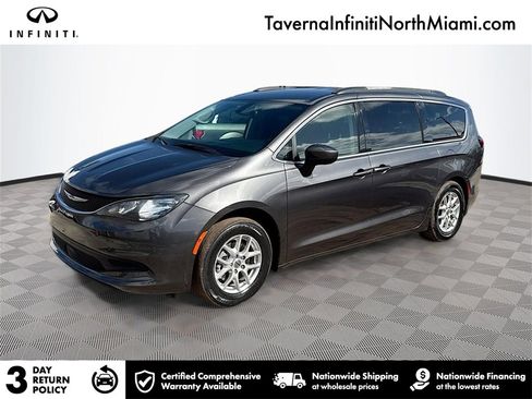 Used 2021 Chrysler Voyager Lxi image 1