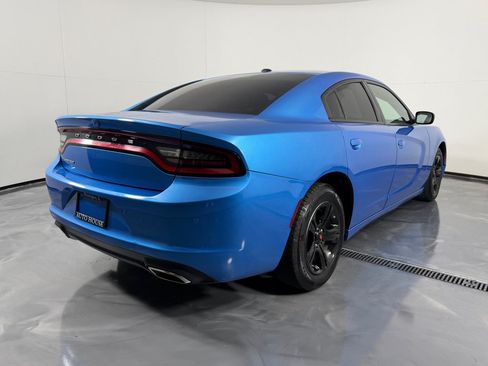 Used 2019 Dodge Charger SXT RWD image 5