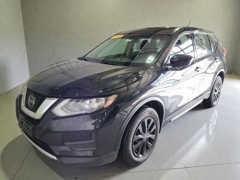 Used 2018 Nissan Rogue S image 11