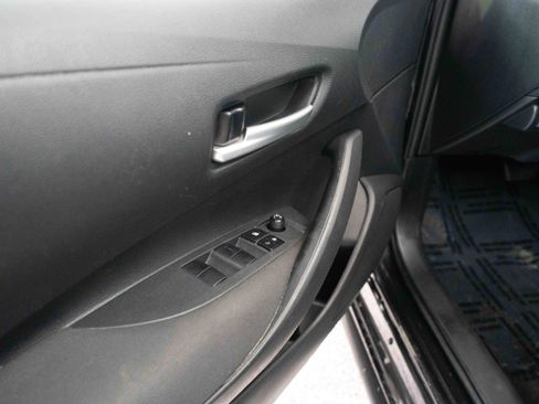 Used 2021 Toyota Corolla LE FWD image 7