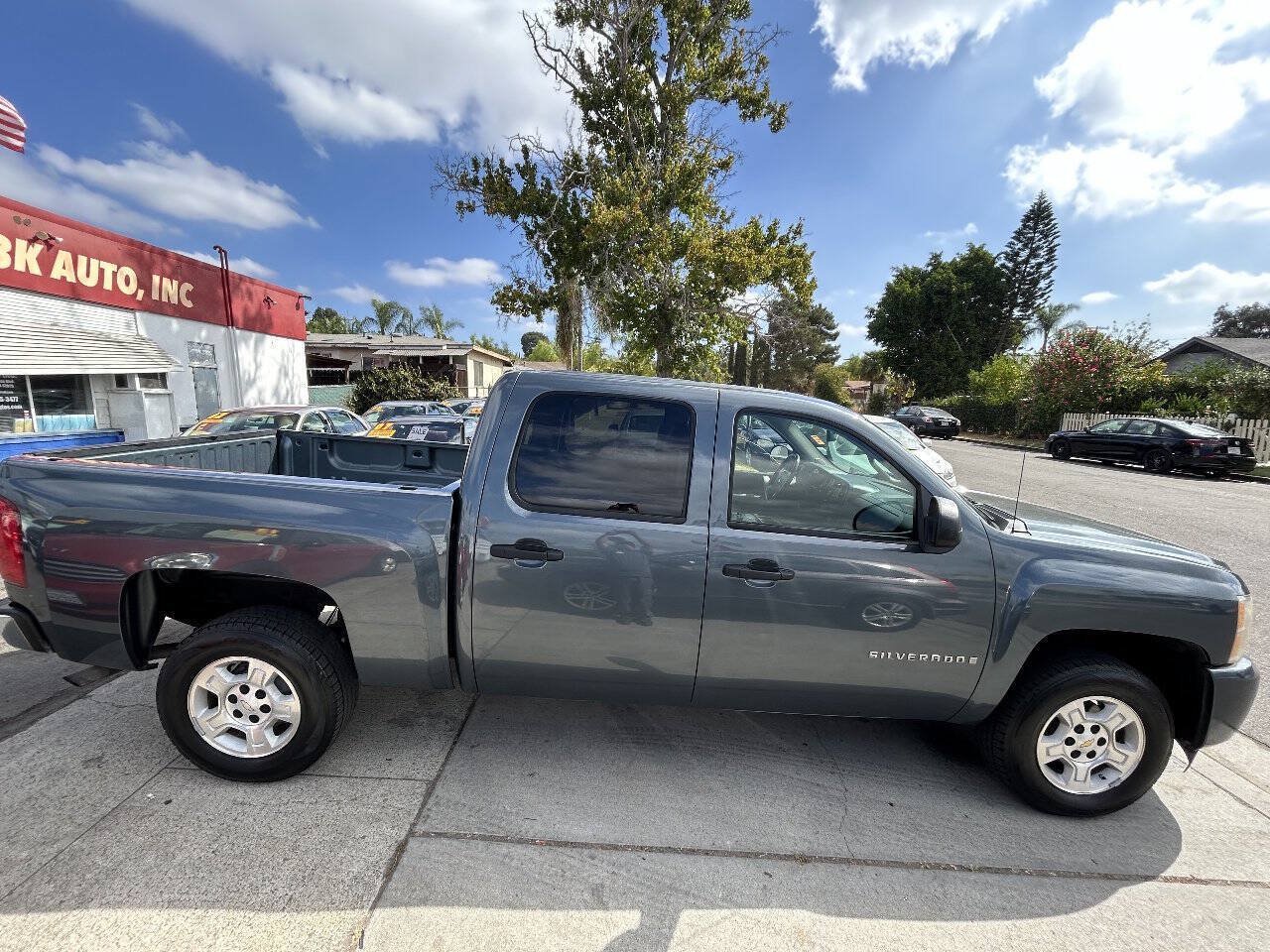 Used 2007 Chevrolet Silverado 1500 LT w/ 1LT Convenience Package RWD image 9