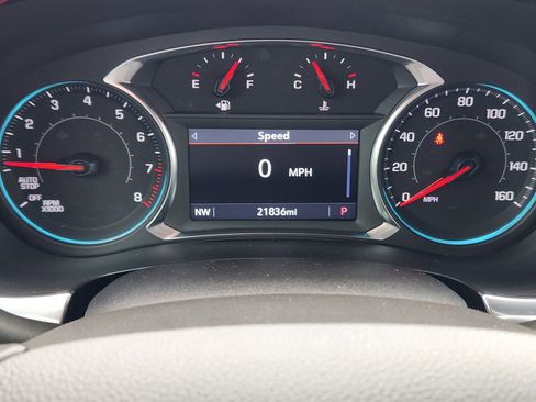 Used 2023 Chevrolet Traverse LT FWD image 14