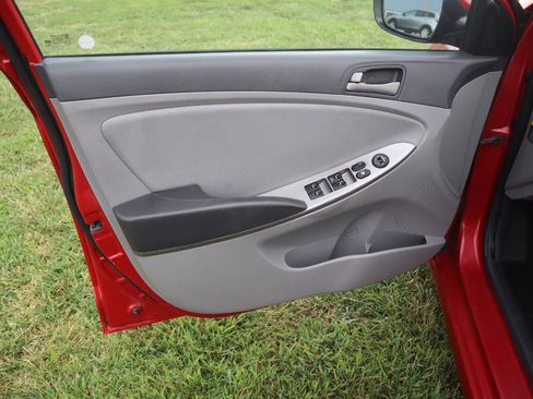 Used 2017 Hyundai Accent SE FWD image 23