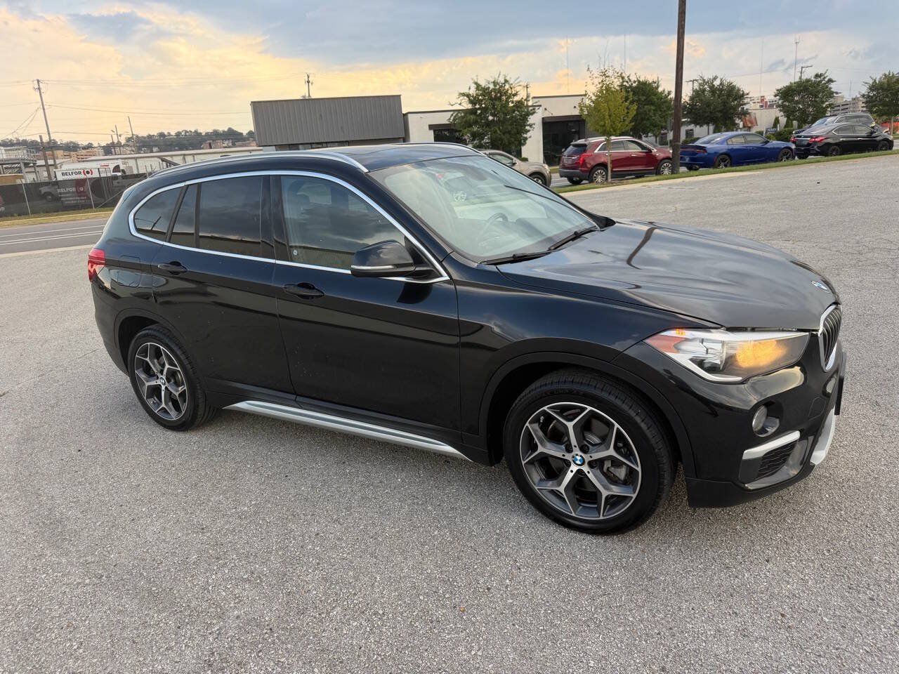 Used 2018 BMW X1 xDrive28i w/ Convenience Package AWD/4WD image 2