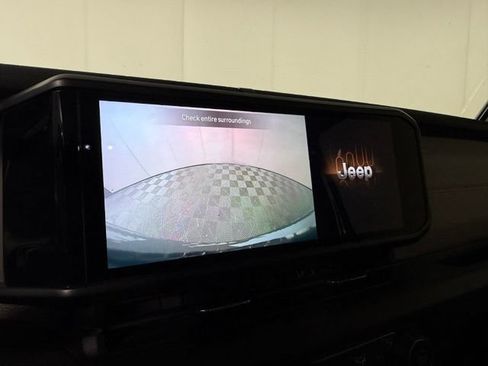 Used 2024 Jeep Wrangler Unlimited Sport AWD/4WD image 19