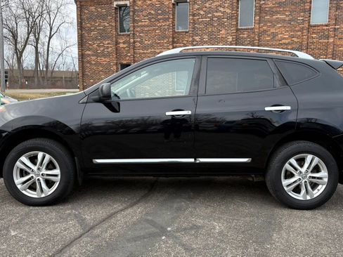 Used 2015 Nissan Rogue S w/ Convenience Package AWD/4WD image 5