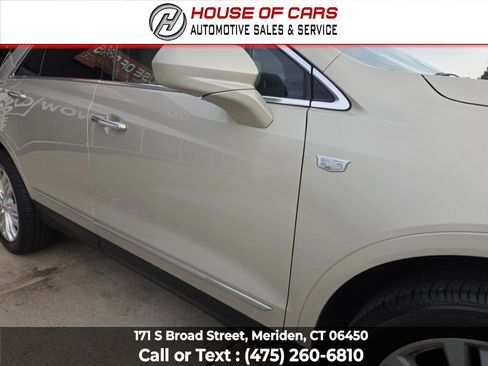 Used 2017 Cadillac XT5 Premium Luxury AWD/4WD image 12