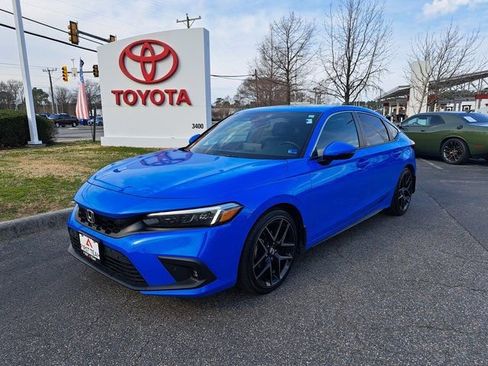 Used 2024 Honda Civic Sport Touring image 2