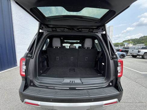 Used 2024 Ford Expedition Platinum AWD/4WD image 22