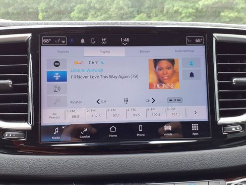 Used 2024 Chrysler Pacifica Touring-L FWD image 20