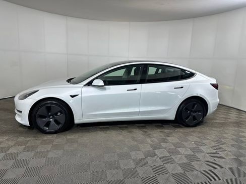 Used 2023 Tesla Model 3 Standard Range image 6