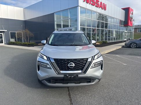 Used 2023 Nissan Rogue SV w/ SV Premium Package AWD/4WD image 2