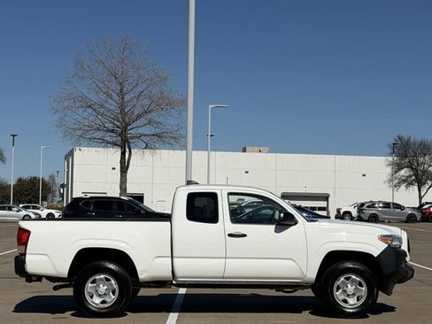 Certified 2021 Toyota Tacoma SR image 3