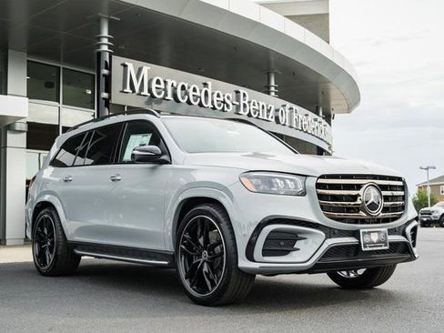 New 2026 Mercedes-Benz GLS 580 4MATIC image 1