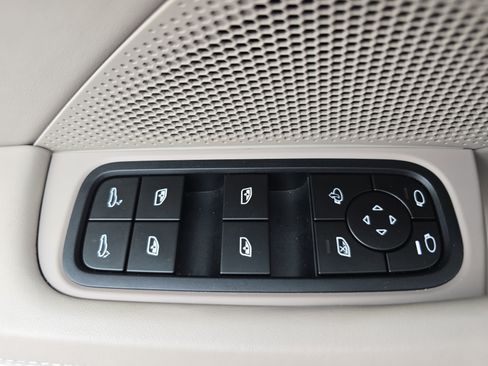 Certified 2026 Porsche Panamera image 30