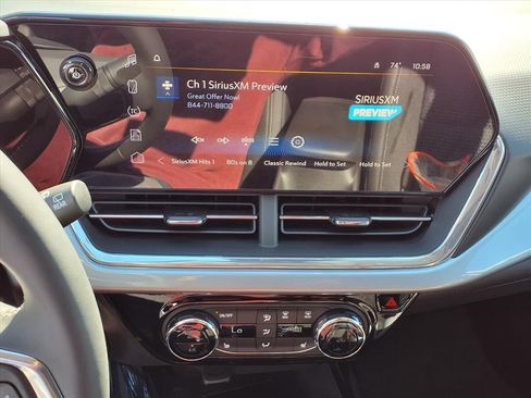 New 2025 Chevrolet Trax LT w/ Driver Confidence Package image 10