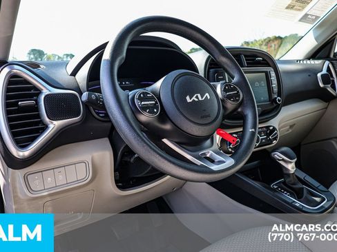 Used 2025 Kia Soul LX FWD image 25