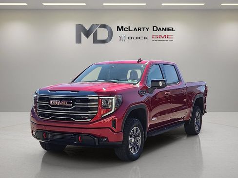 Used 2024 GMC Sierra 1500 AT4 w/ Technology Package AWD/4WD image 3