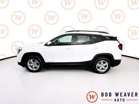 Used 2023 GMC Terrain SLE w/ Driver Convenience Package image 4
