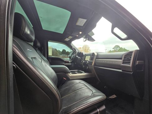 Used 2017 Ford F250 Platinum w/ Platinum Ultimate Package image 13