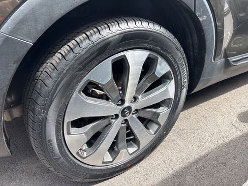 Certified 2020 Kia Telluride EX w/ EX Premium Package AWD/4WD image 21