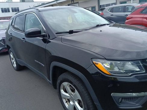 Used 2019 Jeep Compass Latitude AWD/4WD image 3