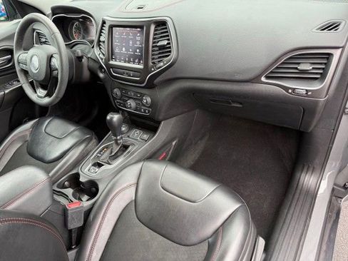 Used 2022 Jeep Cherokee Trailhawk w/ Sun, Sound & Nav Group image 18