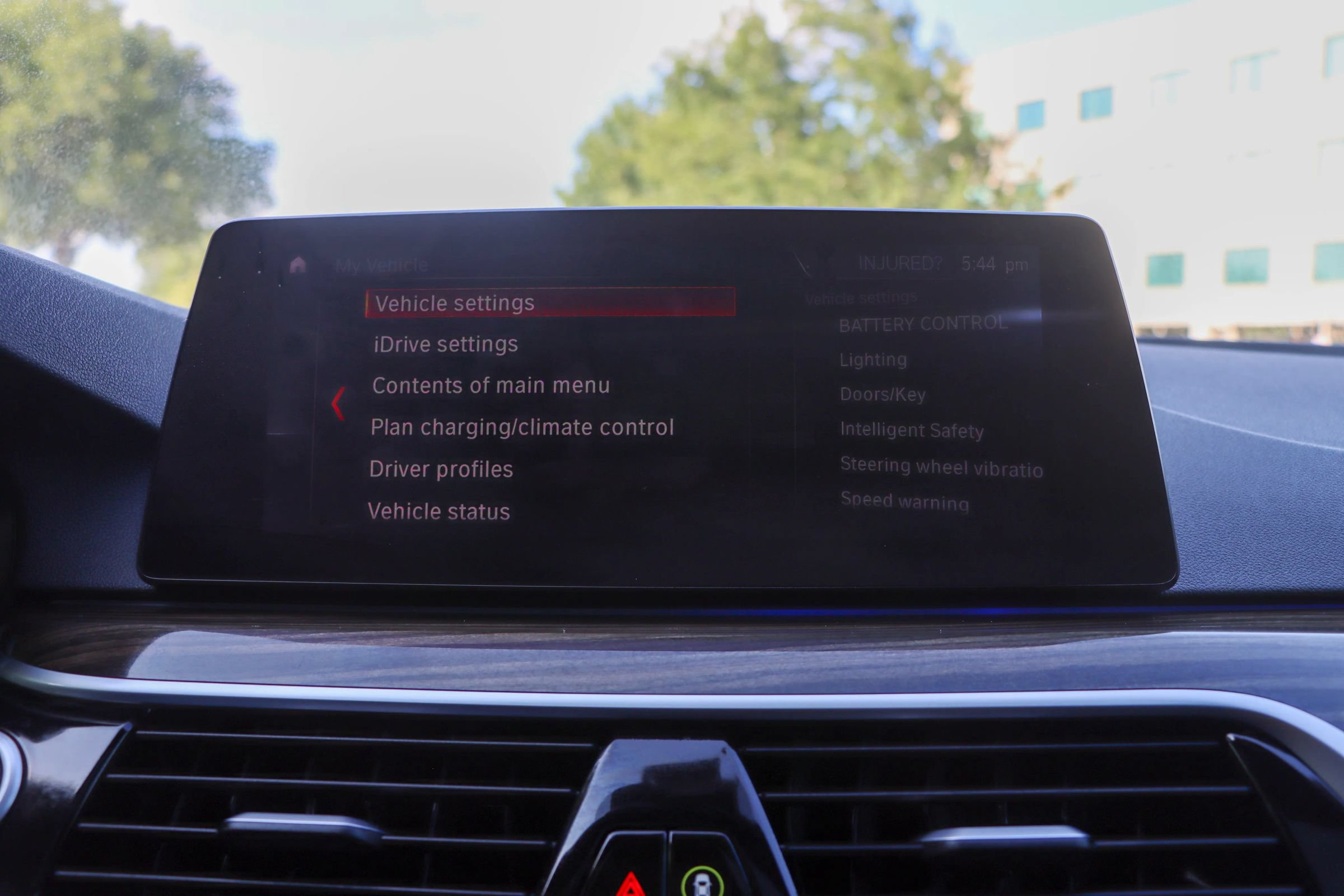Used 2019 BMW 530e w/ Convenience Package RWD image 37